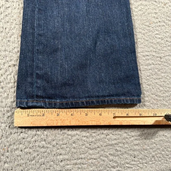 Classic Blue Denim Women's Jeans - Picture 10 of 11